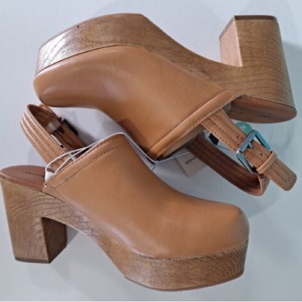 Women's Watson Platform Clog Heels - Universal Thread Tan